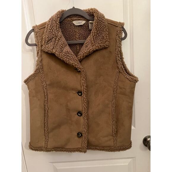 L.L. Bean Jackets & Blazers - Vintage L.L. Bean Women's Brown Faux Suede Sherpa Button Front M Vest Outdoors
